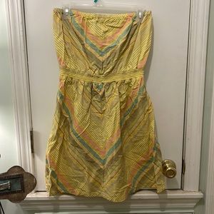 Sleeveless yellow dress